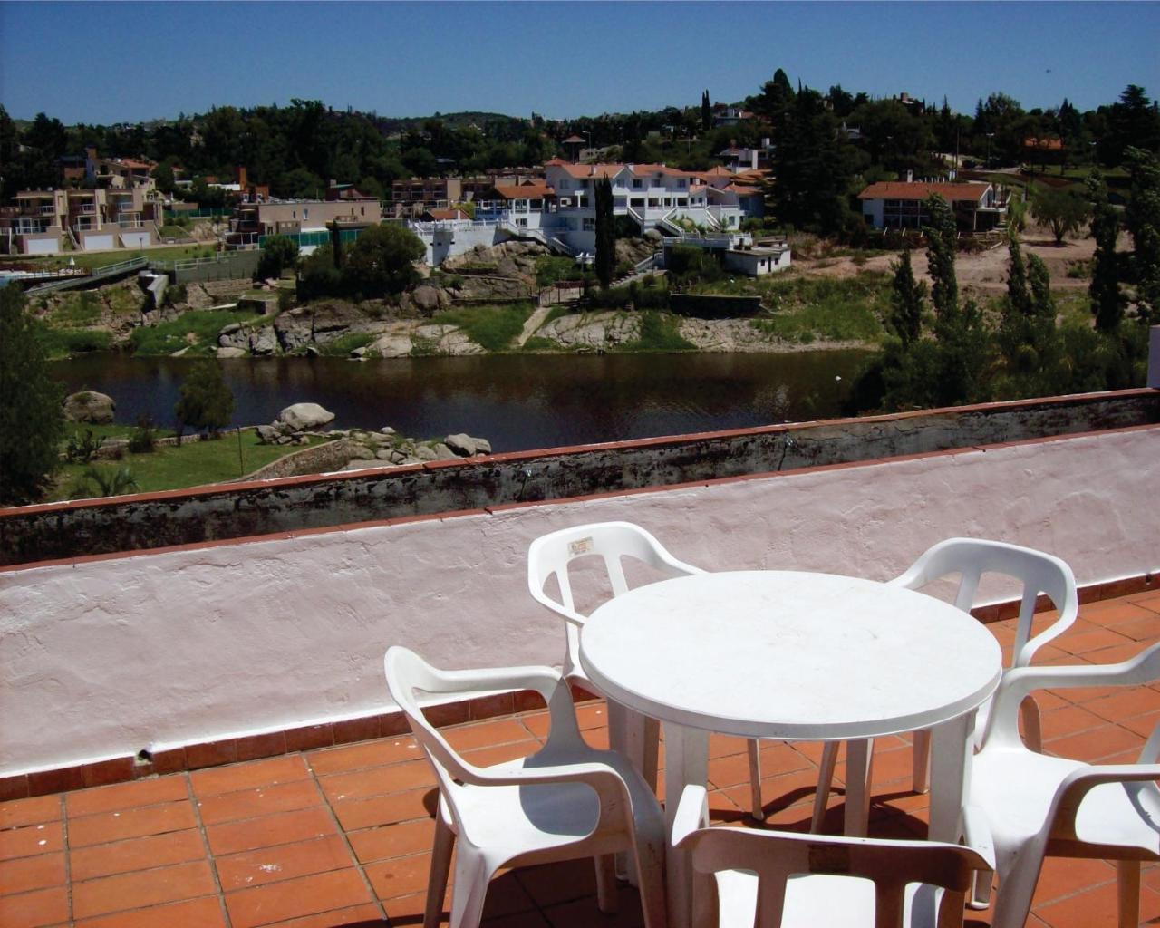 Departamentos Carlos Paz Bajada Al Lago فيلا كارلوس باز المظهر الخارجي الصورة