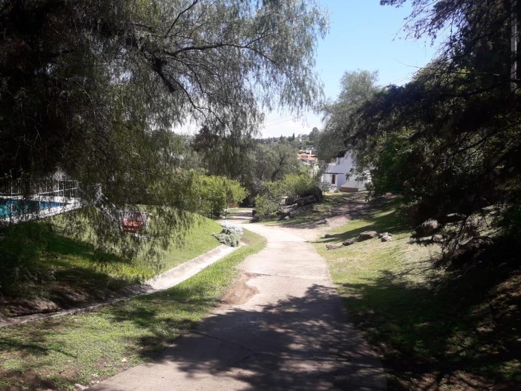 Departamentos Carlos Paz Bajada Al Lago فيلا كارلوس باز المظهر الخارجي الصورة