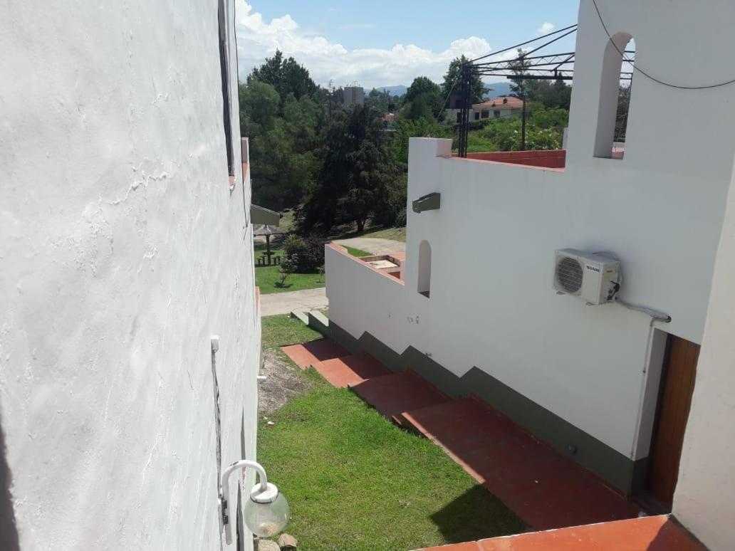 Departamentos Carlos Paz Bajada Al Lago فيلا كارلوس باز المظهر الخارجي الصورة