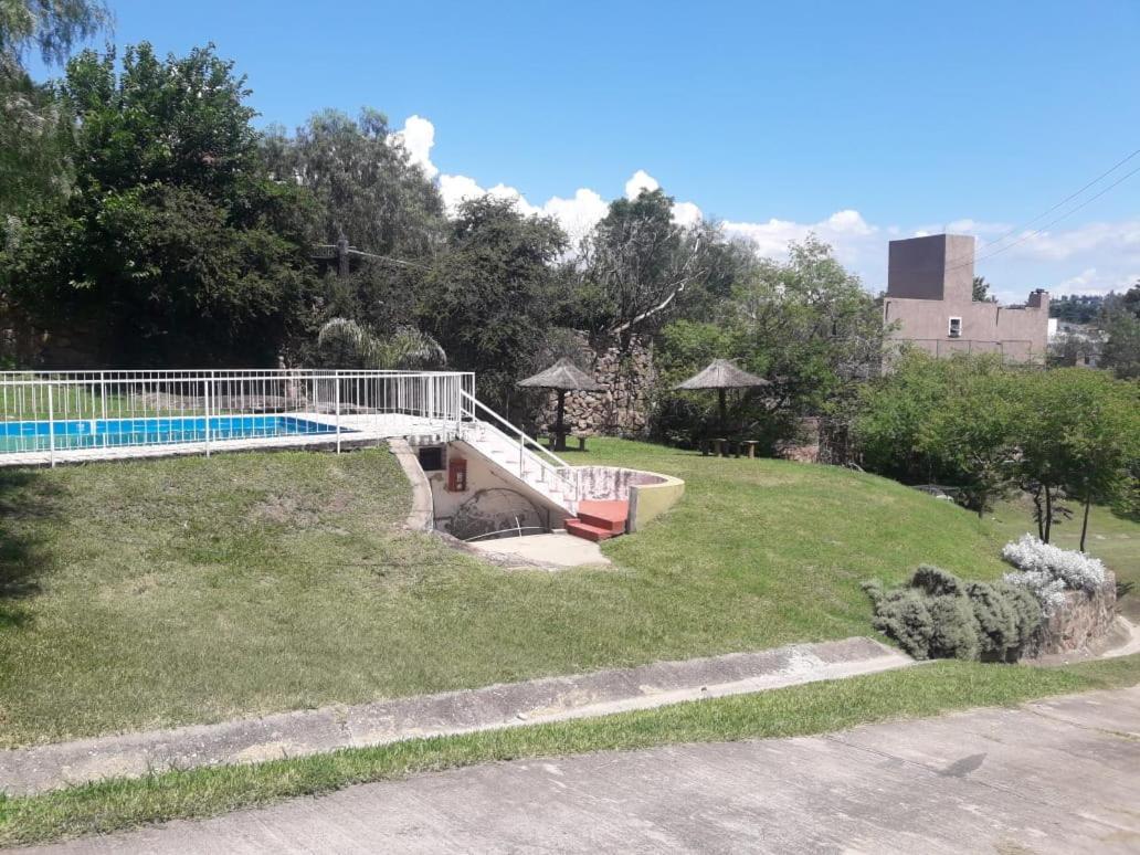 Departamentos Carlos Paz Bajada Al Lago فيلا كارلوس باز المظهر الخارجي الصورة