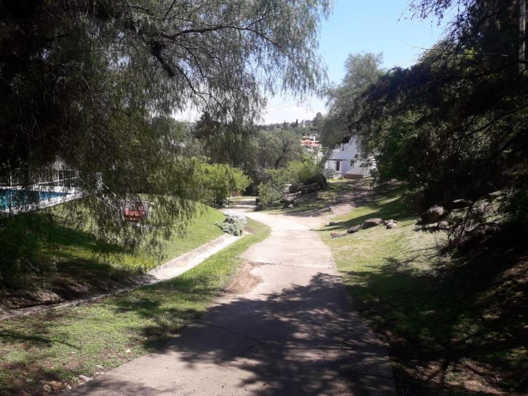 Departamentos Carlos Paz Bajada Al Lago فيلا كارلوس باز المظهر الخارجي الصورة
