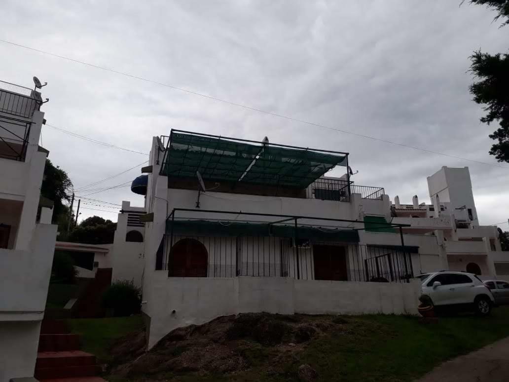 Departamentos Carlos Paz Bajada Al Lago فيلا كارلوس باز المظهر الخارجي الصورة